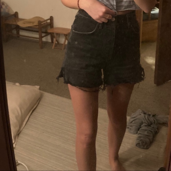 Agolde Black Exhibit Dee Shorts 